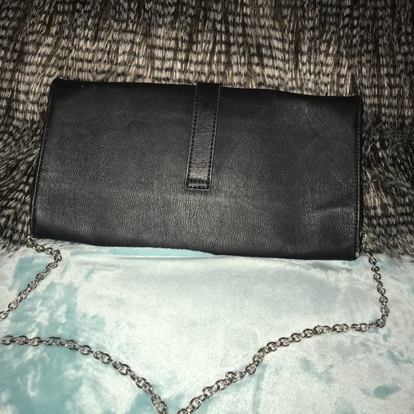 Black purse. Detachable chain.silver hardware. - Picture 2 of 6